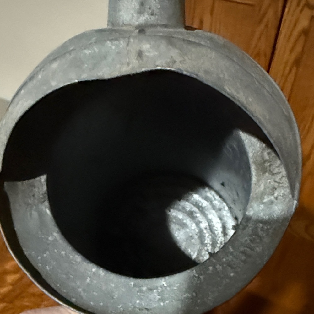 Vintage Metal Oil Can - Picture 5 of 11